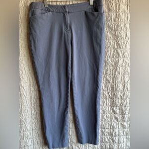 Halogen stretch capri light blue 2 pocket